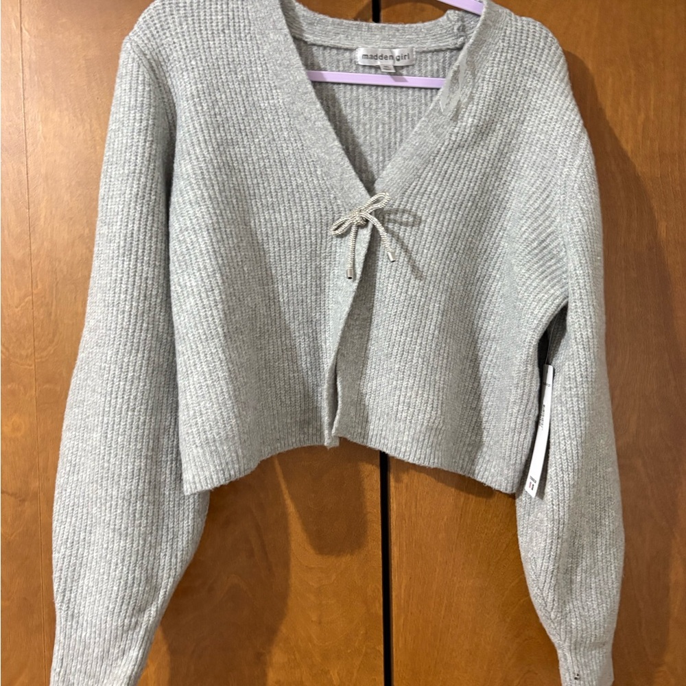 Madden Girl Light Gray Ribbed V-Neck Cropped Tie Sweater